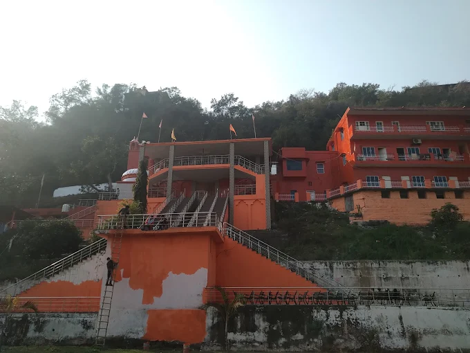 Explore the Ancient Peer Kho Cave Temple in Jammu & Kashmir