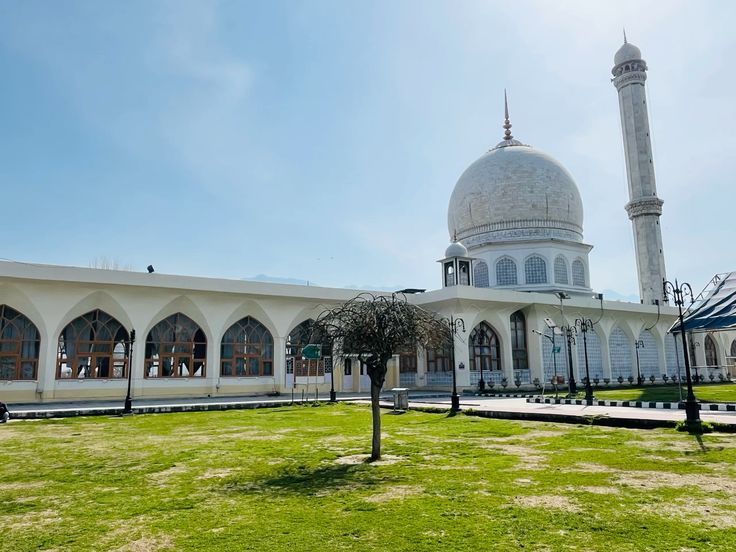 Dargah Hazratbal Shrine Srinagar: A Complete Guide to Jammu & Kashmir’s Sacred Landmark