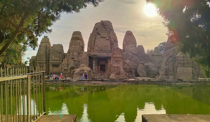 Masroor Rock Cut Temple Guide: History, Architecture & Travel Tips