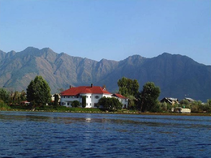 Why Nigeen Lake Should Be Your Next Jammu & Kashmir Travel Destination