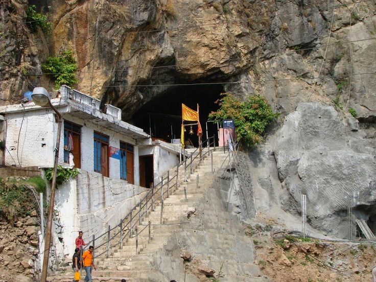 Explore Shiv Khori: Ultimate Pilgrimage & Travel Destination in Jammu & Kashmir
