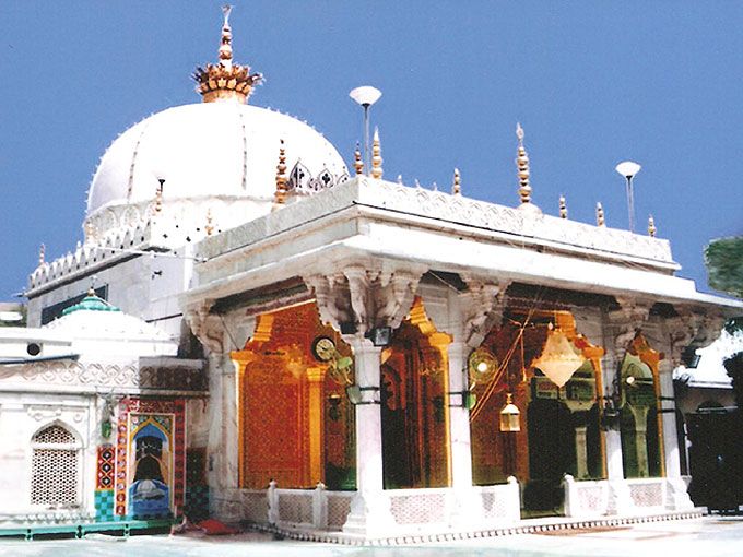 Khwaja Gharib Nawaz Dargah Sharif Ajmer 2025: Full Travel Guide, History, Timings & Nearby Tourist Attractions