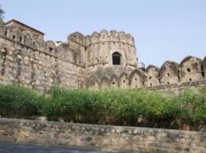 Top 10 Jhansi Tourist Places to Visit in Uttar Pradesh (2025 Complete Guide)