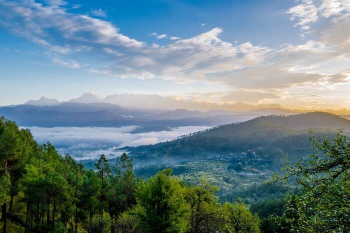 Top Tourist Places in Kausani, Uttarakhand: Complete Travel Guide with Things to Do & Best Time to Visit 2025