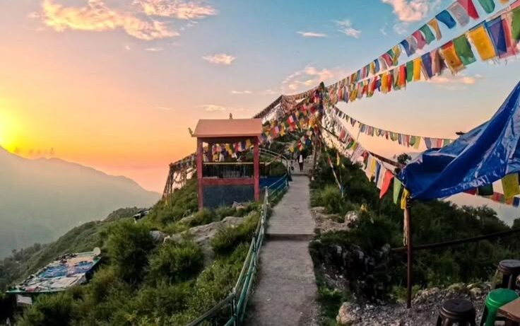 Discover the Best Mussoorie Tourist Places 2025 – Nature, Waterfalls & Views