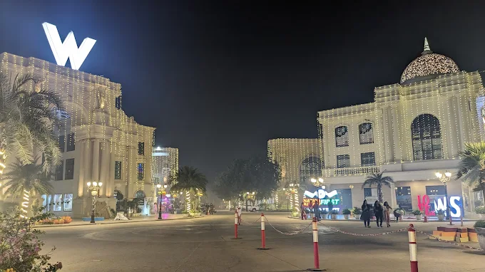 Omaxe World Street Faridabad 2025: Complete Top Travel Guide to Haryana’s Global Shopping Destination