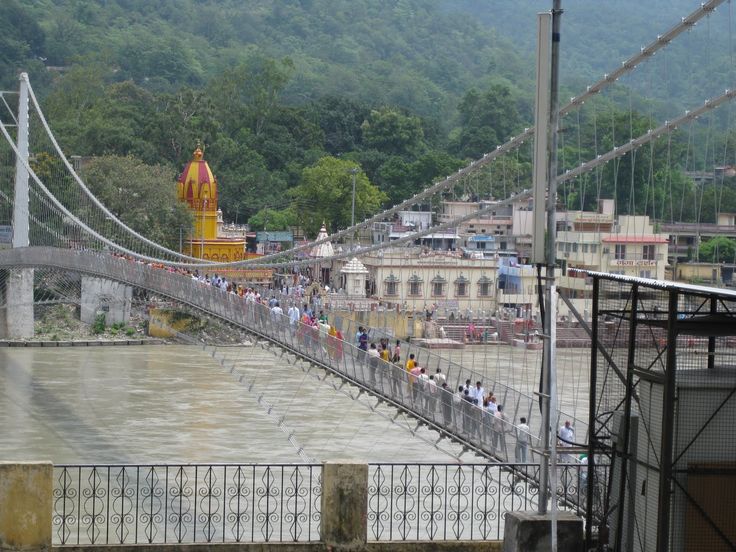 Ram Jhula Rishikesh 2025: Complete Guide to Tourist Attractions, Spiritual Places & Things to Do in Uttarakhand