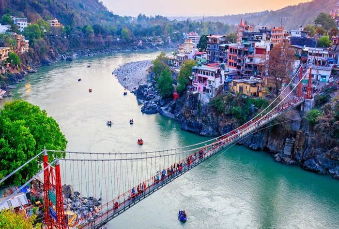 Top 15 Must-Visit Tourist Places in Rishikesh, Uttarakhand (2025 Complete Guide with Travel Tips & Activities)