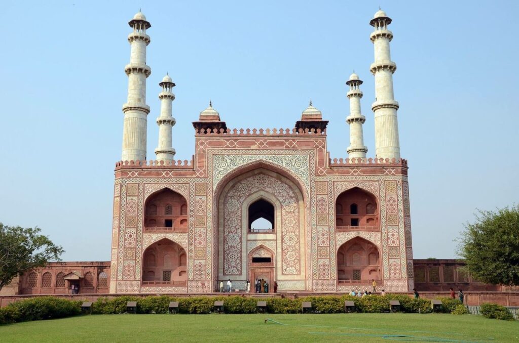 Akbar’s Tomb Agra 2025: Full Guide to History, Timings, Entry Fees & Nearby Attractions