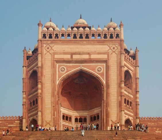 Buland Darwaza Fatehpur Sikri 2025: Complete Travel Guide, History, Timings & Tourist Attractions