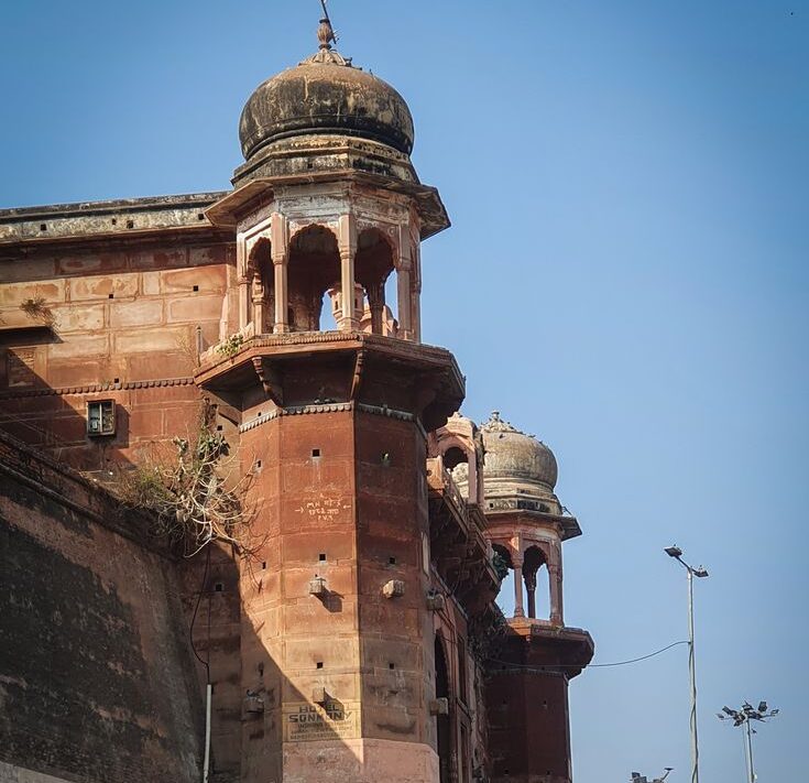 Chet Singh Ghat Varanasi: Complete History, Tourist Attractions, Fort & Travel Guide (2025)