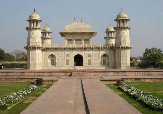 Itimad Ud Daulah Agra 2025: Complete Travel Guide to the Baby Taj Mahal of Uttar Pradesh & Nearby Attractions