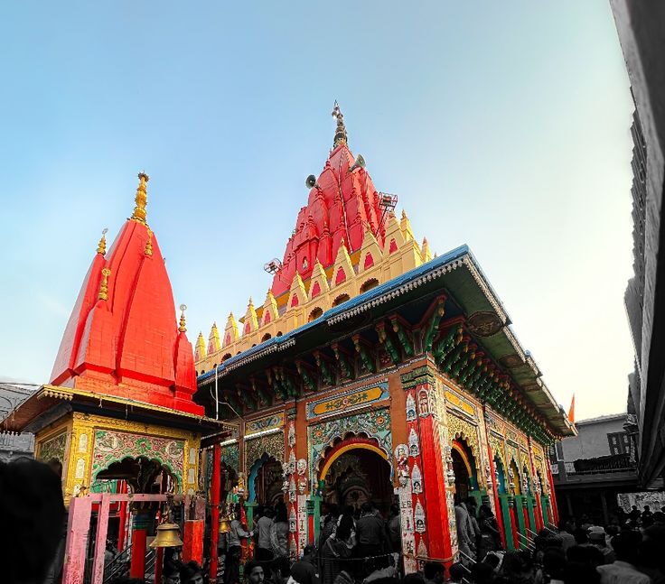 Shri Hanuman Garhi Mandir Ayodhya 2025: Timings, Complete History, How to Reach & Nearby Tourist Attractions