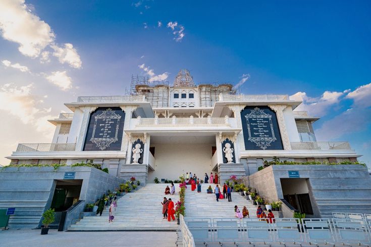 Vrindavan Chandrodaya Mandir 2025: Complete Travel Guide to the World’s Tallest Krishna Temple in Uttar Pradesh
